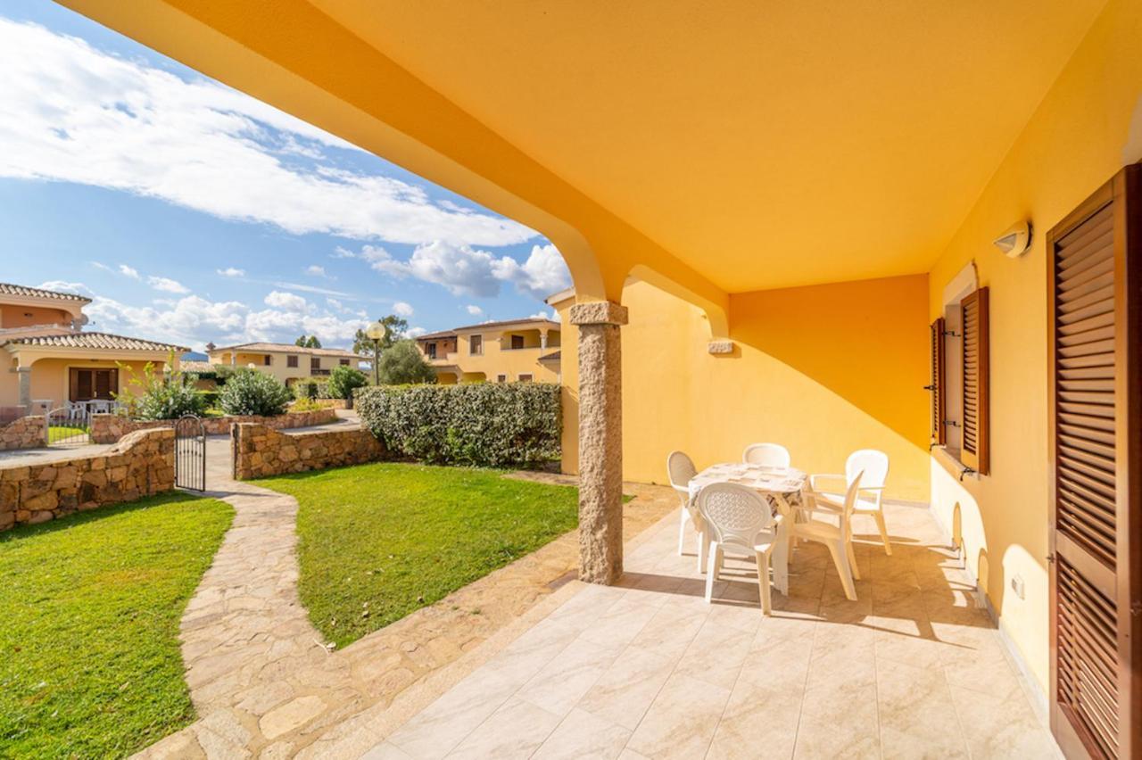 Iss Travel, Ambra Apartments - 800 M From La Cinta Beach San Teodoro  Esterno foto