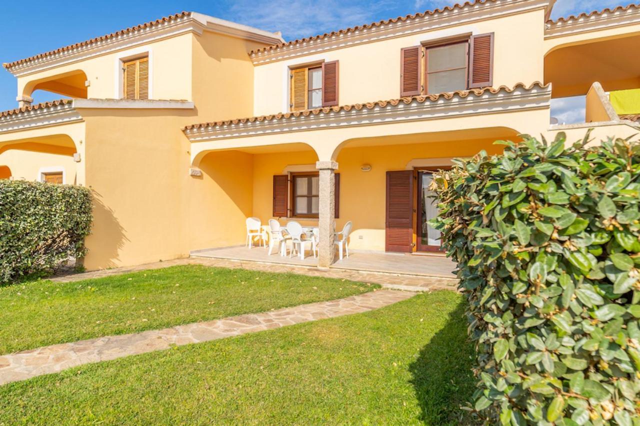 Iss Travel, Ambra Apartments - 800 M From La Cinta Beach San Teodoro  Esterno foto