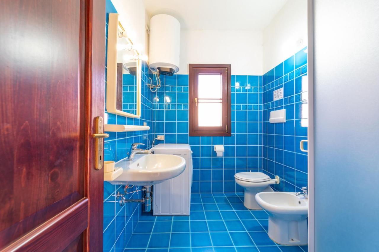 Iss Travel, Ambra Apartments - 800 M From La Cinta Beach San Teodoro  Esterno foto