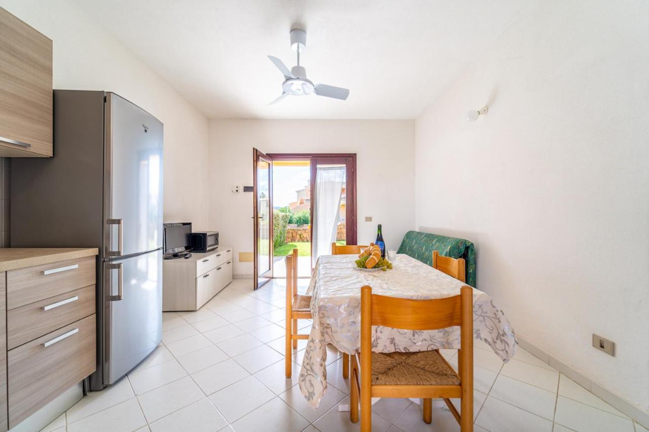 Iss Travel, Ambra Apartments - 800 M From La Cinta Beach San Teodoro  Esterno foto