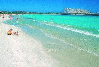 Iss Travel, Ambra Apartments - 800 M From La Cinta Beach San Teodoro  Esterno foto